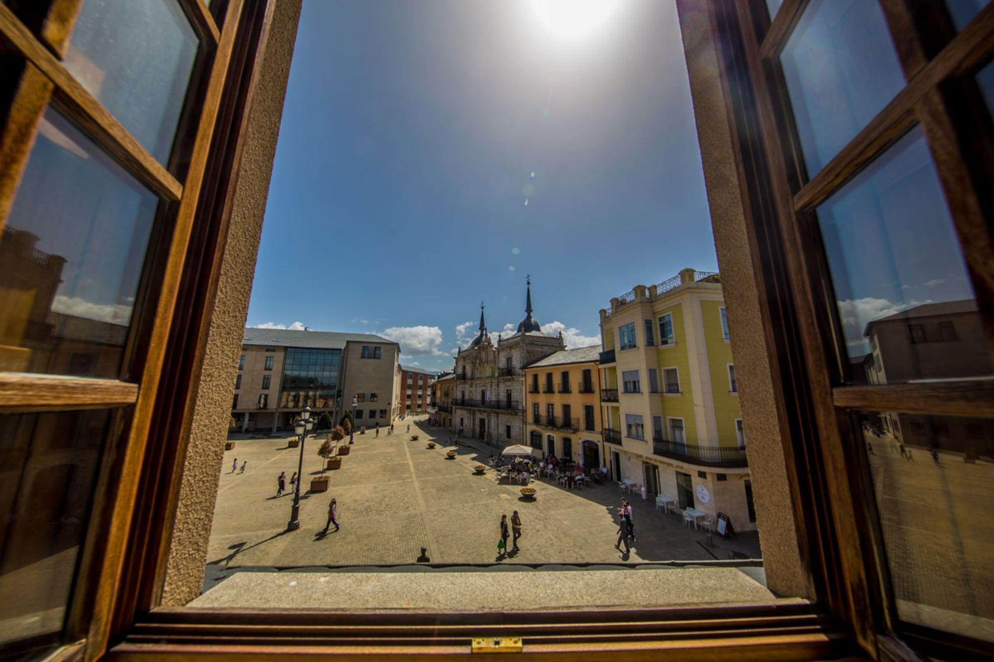 Hotel Aroi Bierzo Plaza Ponferrada Exterior foto