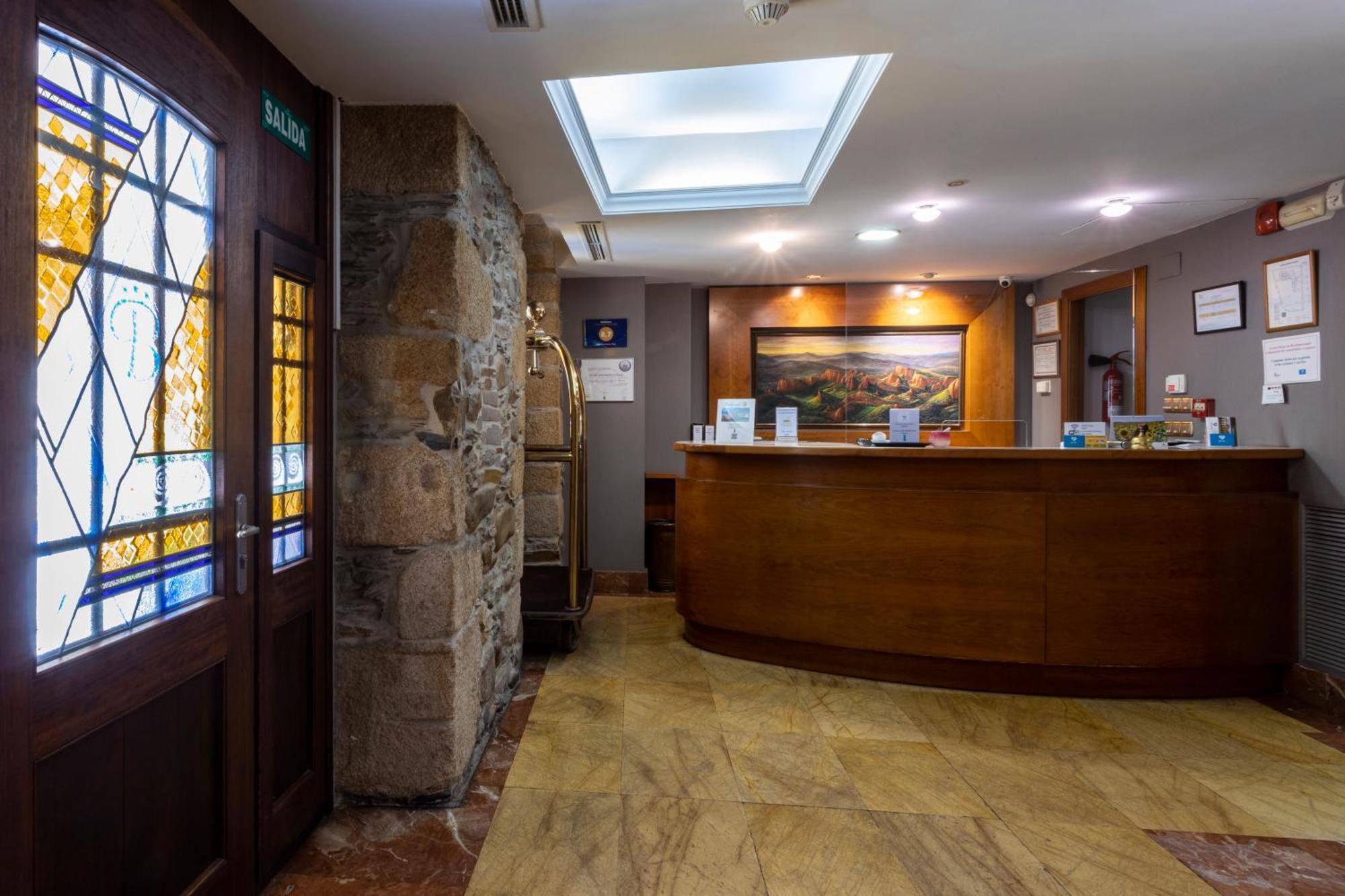 Hotel Aroi Bierzo Plaza Ponferrada Exterior foto