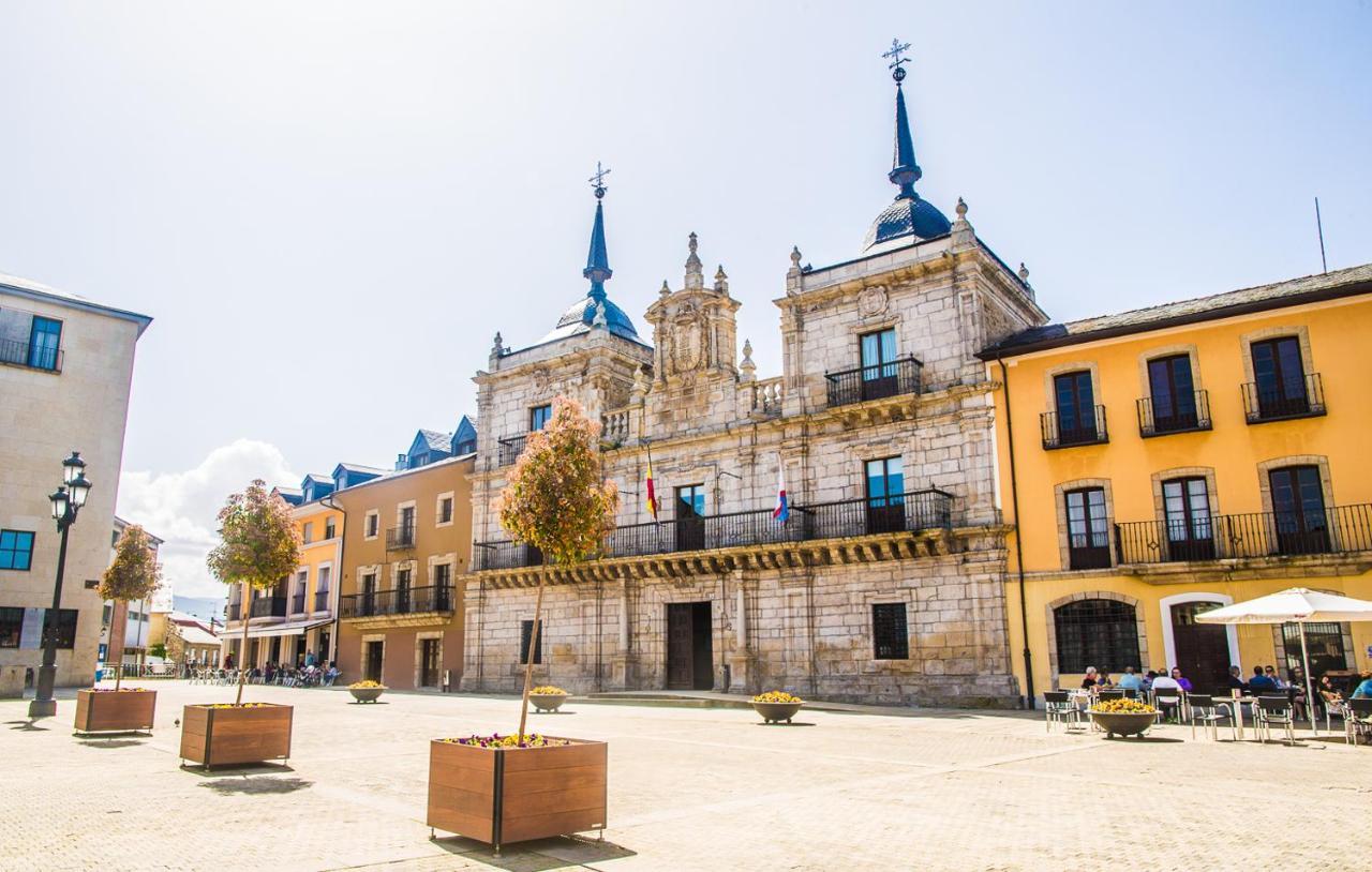 Hotel Aroi Bierzo Plaza Ponferrada Exterior foto