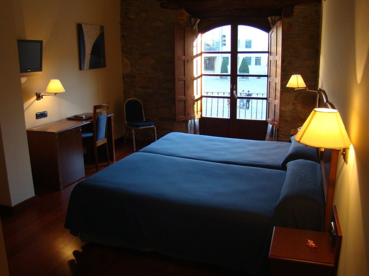 Hotel Aroi Bierzo Plaza Ponferrada Exterior foto